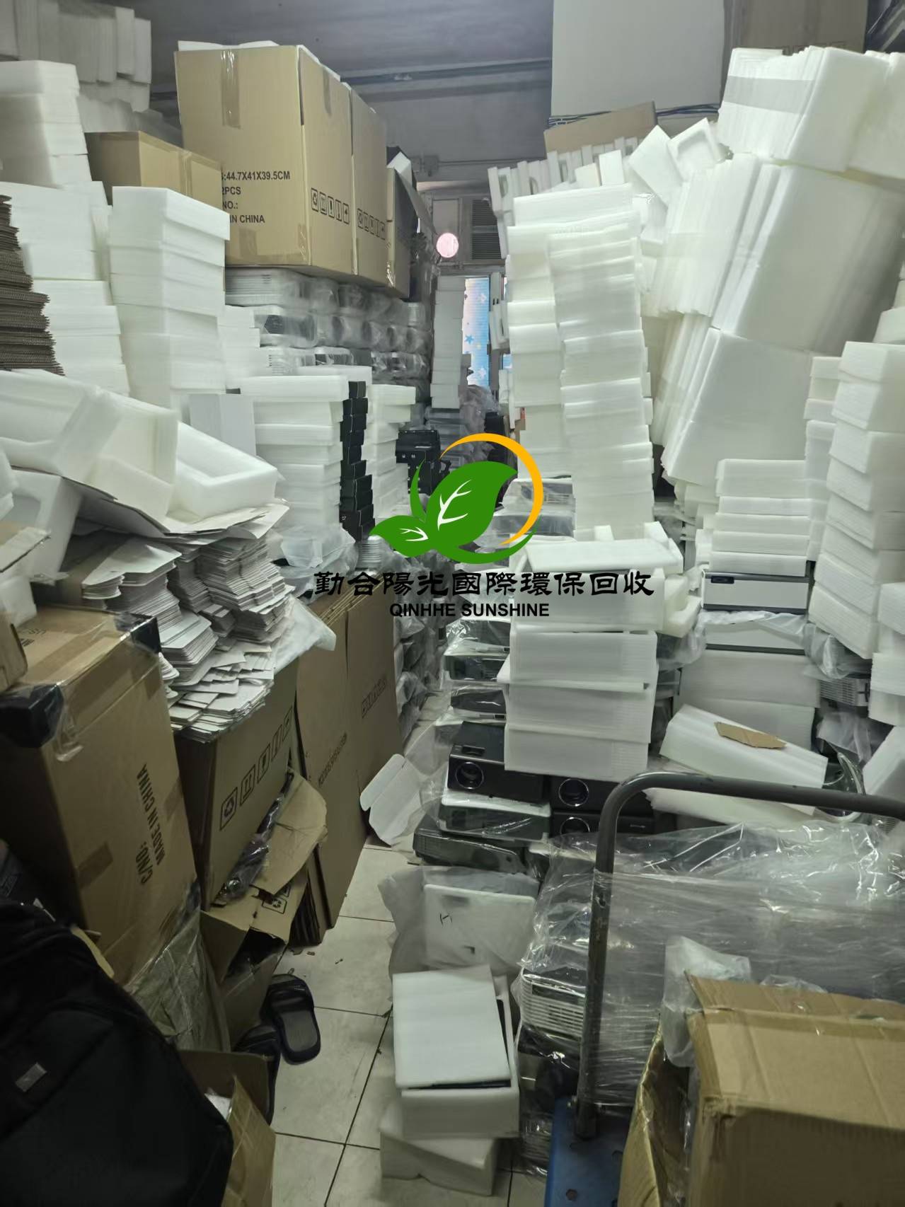 出口设备退港回收 自有场地和车辆 运输不操心麻将胡了香港本地库存投影仪回收处理 
